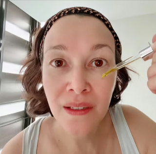 GloraMD Face Lift Serum cus 1